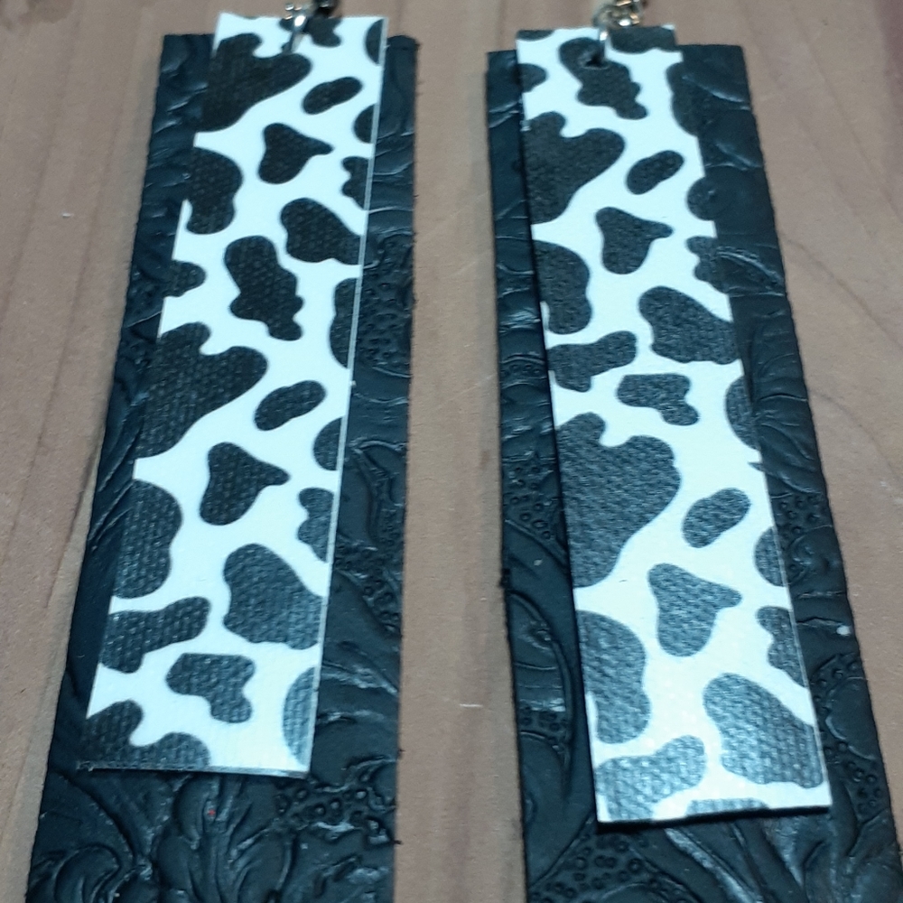 💕3/15💕 Faux leather earrings